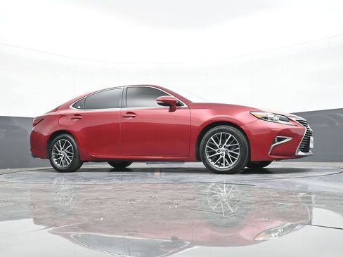 Used 2017 Lexus ES 350 w/ Luxury Package FWD image 45