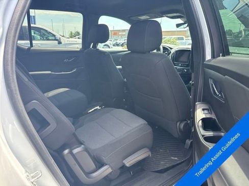 Used 2023 Chevrolet Traverse LT w/ Rear Camera Mirror Package AWD/4WD image 14