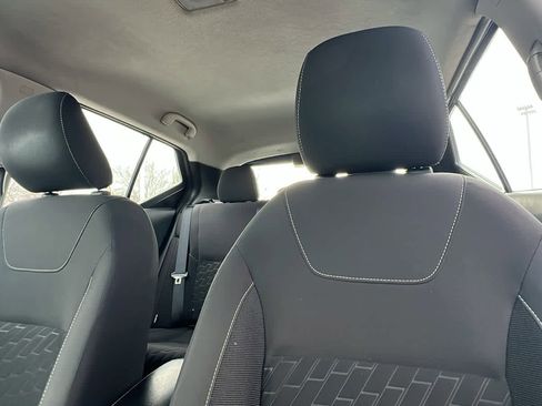 Used 2021 Nissan Kicks SV image 11