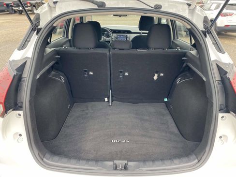 Used 2024 Nissan Kicks S image 10