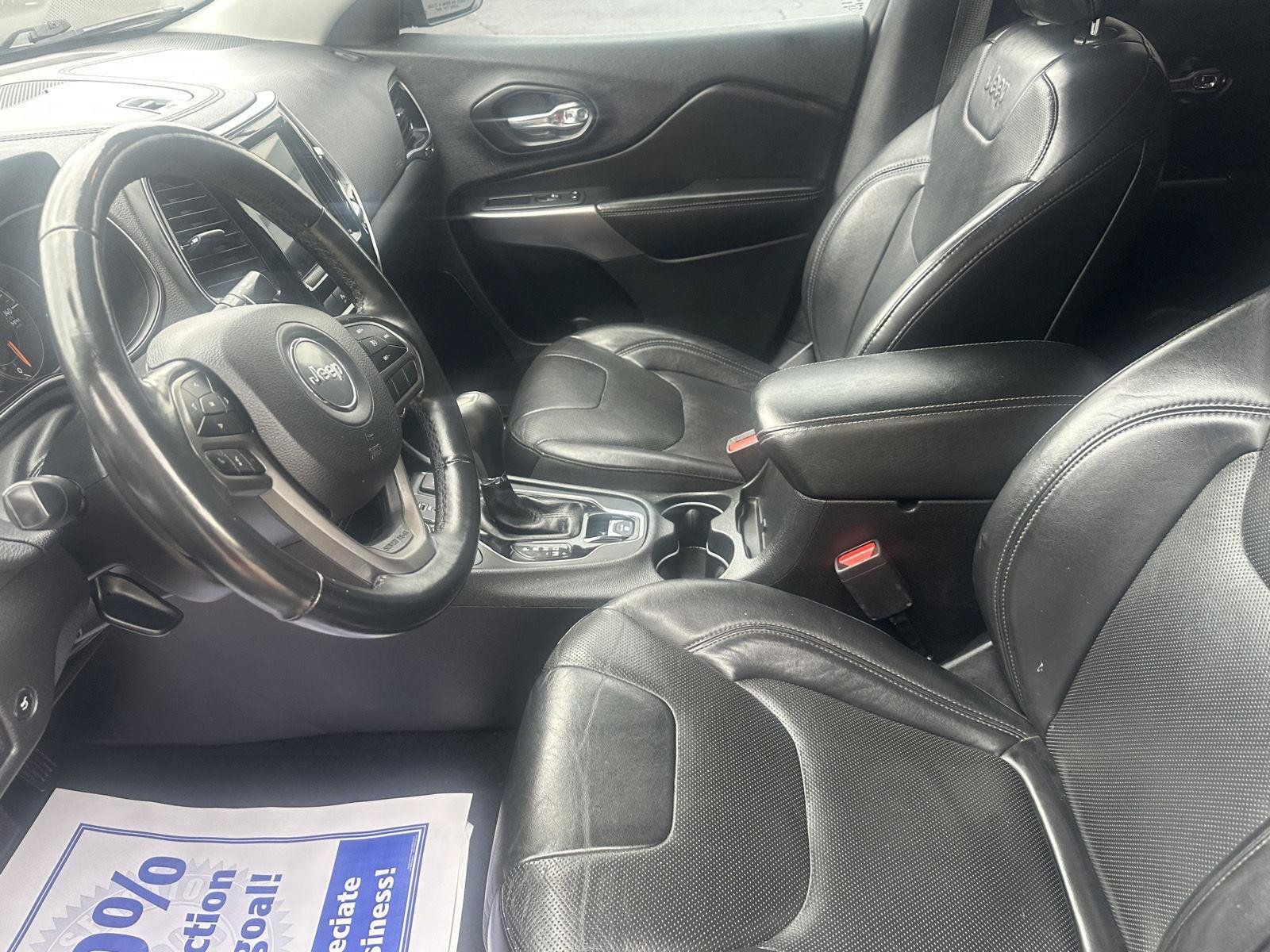 Used 2019 Jeep Cherokee Limited AWD/4WD image 20