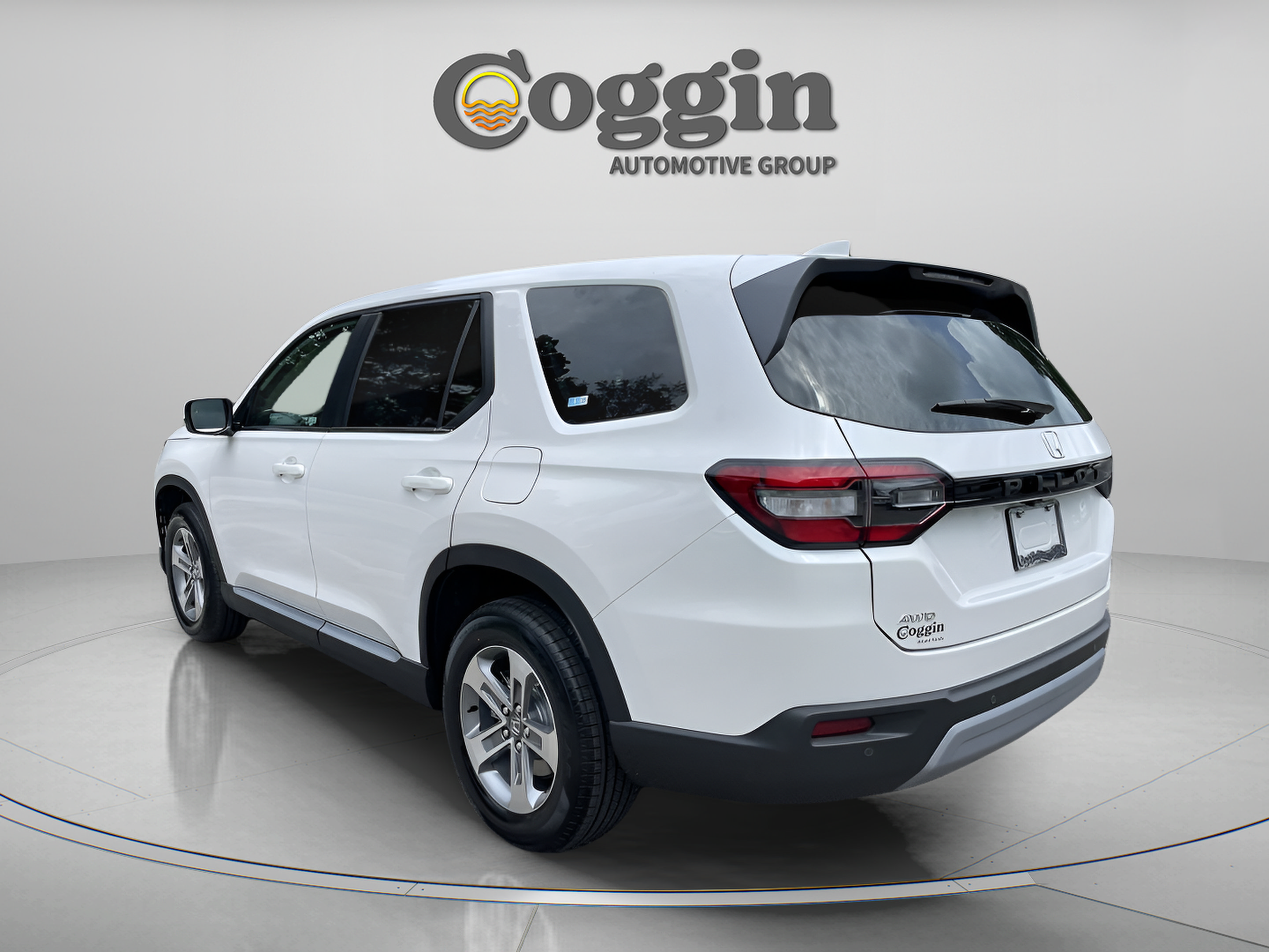 Used 2025 Honda Pilot EX-L image 4