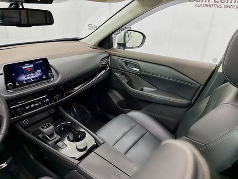 Used 2022 Nissan Rogue SL image 25