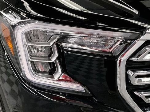 Used 2024 GMC Terrain SLT AWD/4WD image 33