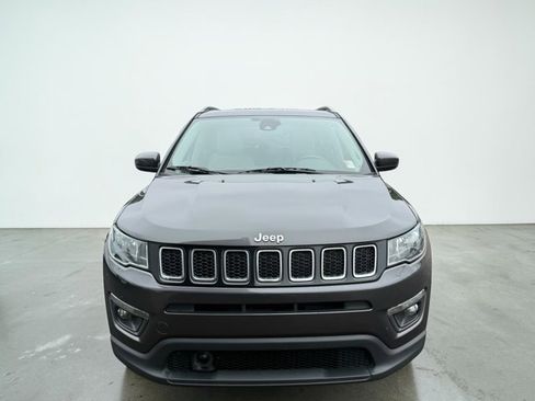 Used 2020 Jeep Compass Latitude FWD image 2