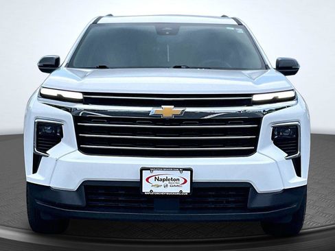 Used 2026 Chevrolet Traverse LT AWD/4WD image 3