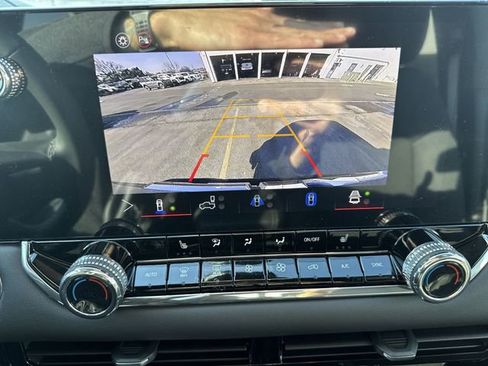 New 2026 GMC Canyon Elevation w/ Convenience Package image 17