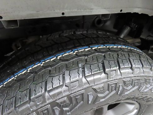 Used 2023 Ford F150 Lariat image 35