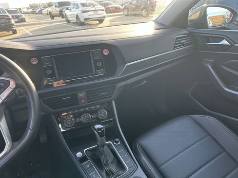 Used 2024 Volkswagen Jetta SE image 6