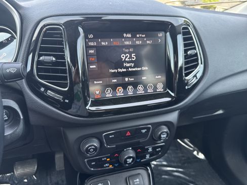 Used 2019 Jeep Compass Limited FWD image 14