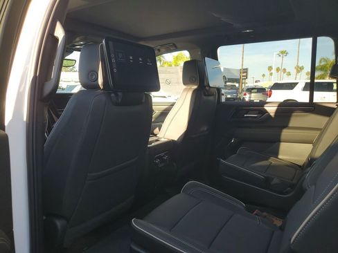 New 2026 GMC Yukon XL Elevation w/ Elevation Premium Package image 9