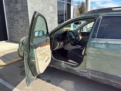 Used 2013 Subaru Outback 2.5i Limited w/ Moonroof Pkg image 4
