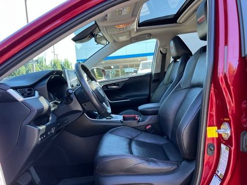 Used 2020 Toyota RAV4 TRD Off-Road w/ TRD Off-Road Weather Package AWD/4WD image 19