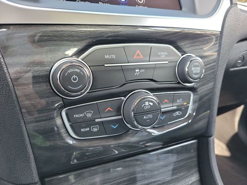 Used 2020 Chrysler 300 Touring w/ Sport Appearance Package RWD image 28