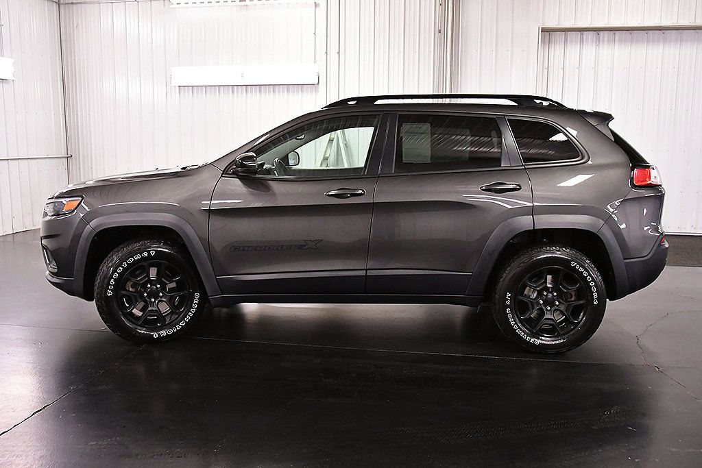Used 2022 Jeep Cherokee Latitude AWD/4WD image 4