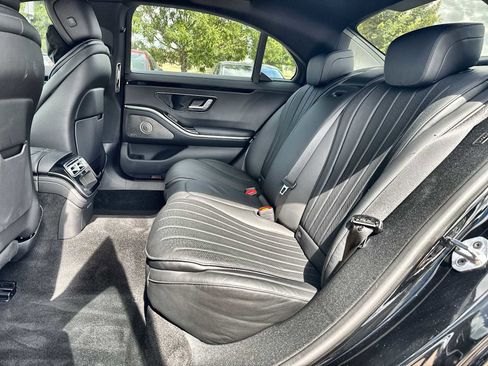 Used 2023 Mercedes-Benz S 580 4MATIC Sedan image 4