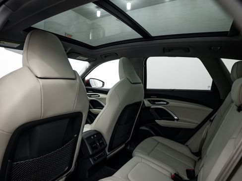 New 2025 Audi Q5 Prestige image 19