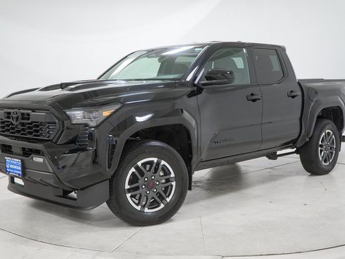 Used 2024 Toyota Tacoma TRD Sport image 1
