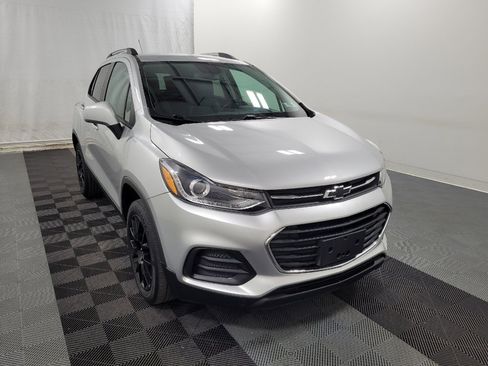 Used 2021 Chevrolet Trax LT w/ Driver Confidence Package AWD/4WD image 13