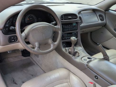 Used 2003 Chevrolet Corvette Convertible w/ Preferred Equipment Group1 RWD image 10