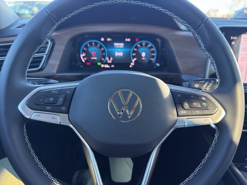New 2026 Volkswagen Atlas SE FWD image 16