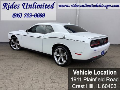 Used 2015 Dodge Challenger SXT w/ Super Sport Group (SS/T) RWD image 5