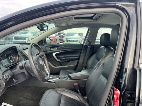 Used 2017 Buick Regal Sport Touring image 9
