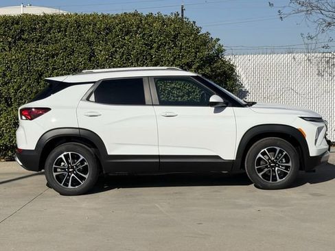 New 2026 Chevrolet TrailBlazer LT w/ Convenience Package image 3
