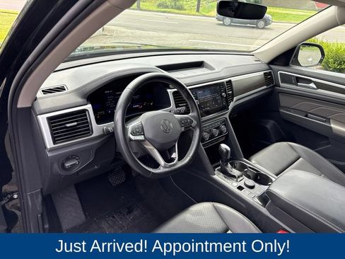 Used 2022 Volkswagen Atlas SE w/ Panoramic Sunroof Package AWD/4WD image 8