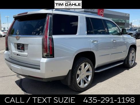 Used 2019 Cadillac Escalade Premium Luxury AWD/4WD image 11