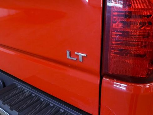 Used 2022 Chevrolet Silverado 1500 LT AWD/4WD image 11