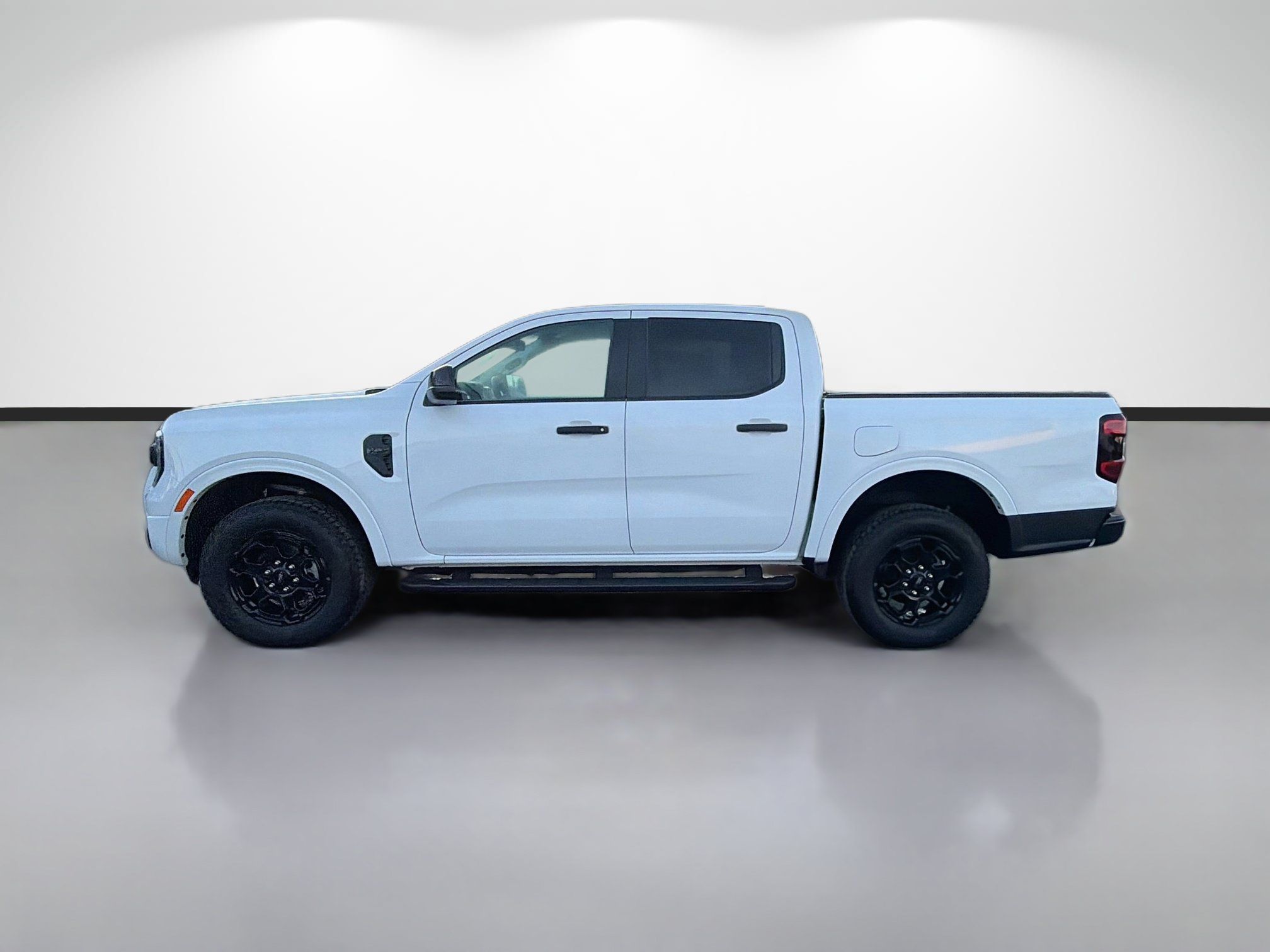 Used 2025 Ford Ranger XLT w/ Black Appearance Package RWD image 6