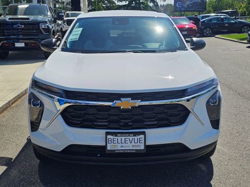 New 2026 Chevrolet Trax LS w/ Driver Confidence Package FWD image 8
