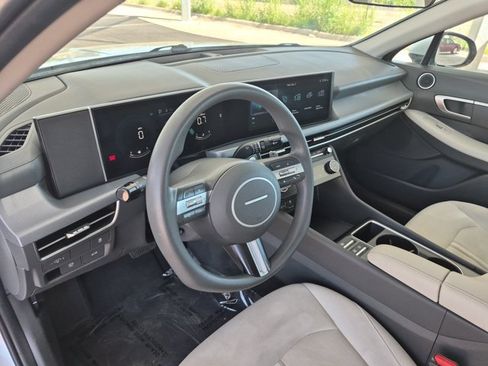 Used 2025 Hyundai Sonata SEL FWD image 10