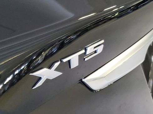 New 2025 Cadillac XT5 Premium Luxury FWD image 6