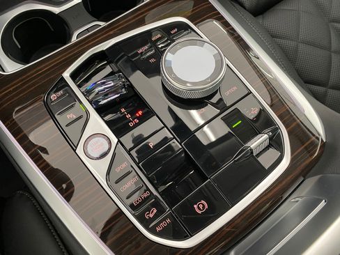 New 2026 BMW X7 xDrive40i w/ Executive Package image 18