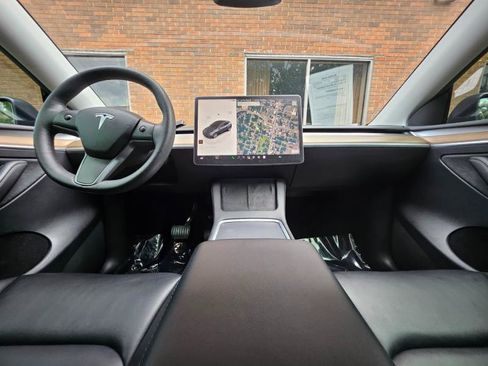Used 2023 Tesla Model Y Long Range AWD/4WD image 40