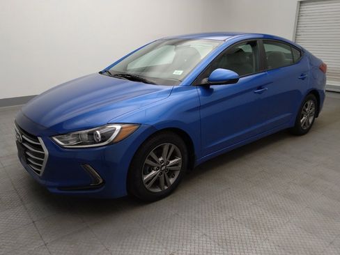 Used 2017 Hyundai Elantra SE w/ SE A/T Tech Package 03 FWD image 2