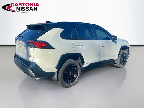 Used 2022 Toyota RAV4 XSE image 9