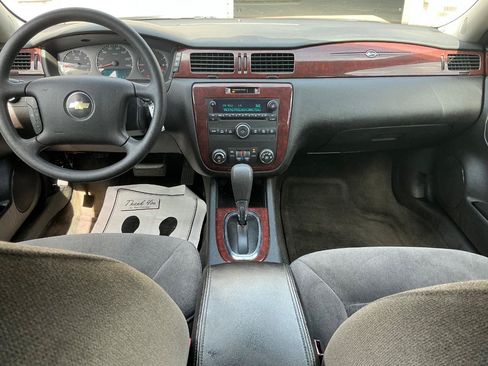 Used 2009 Chevrolet Impala LT FWD image 17