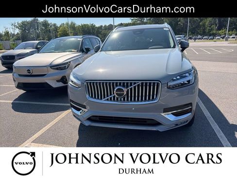 Used 2024 Volvo XC90 B5 Core w/ Protection Package Premier AWD/4WD image 3