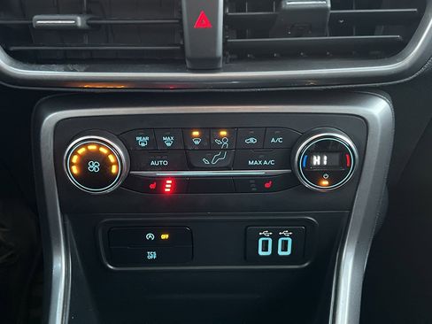 Used 2020 Ford EcoSport SE w/ SE Convenience Package image 23
