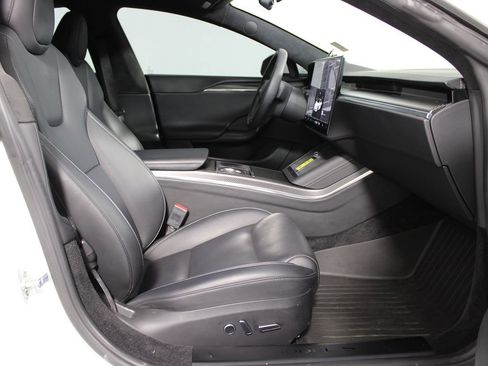 Used 2022 Tesla Model S Plaid image 11