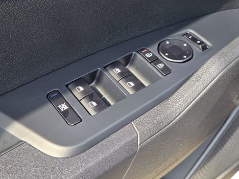 New 2026 Kia Sportage LX FWD image 16