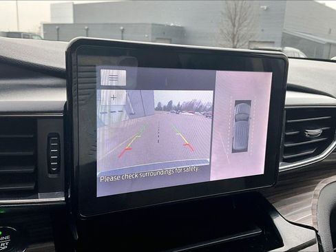 Used 2021 Ford Explorer Limited image 18