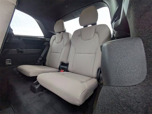 New 2026 Volvo XC90 B6 Plus w/ Protection Package Premier image 16