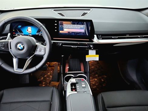 Used 2025 BMW X1 xDrive28i w/ Convenience Package image 18