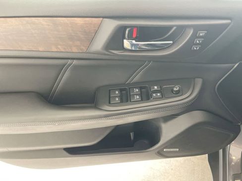 Used 2018 Subaru Outback 2.5i Limited AWD/4WD image 13