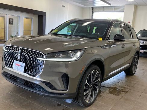 New 2025 Lincoln Aviator Reserve w/ Equipment Group 201A image 4