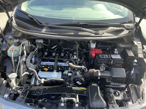 Used 2025 Nissan Versa SV image 30